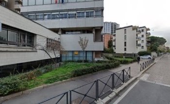 Elena Pavia, Massoterapista